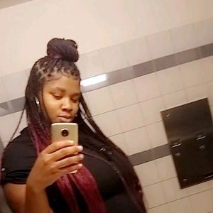 Meet your Posher, Arielle